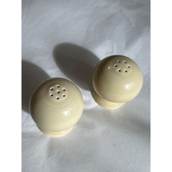 Fiesta Ivory Ceramic Salt & Pepper Shakers Round Vintage Design - Picture 2 of 4